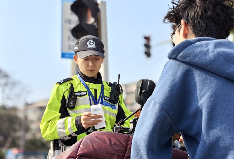 春季交通出行特点多，江阴交警筑牢事故预防‘减量控大’防线