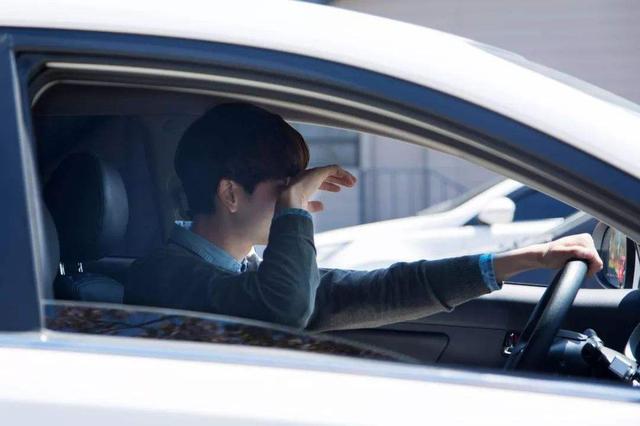 跑高速别在服务区直接睡！小心莫名多出千元超时费