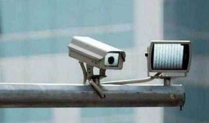 新手司机必看!揭秘摄像头闪光含义及各类马路摄像头功能