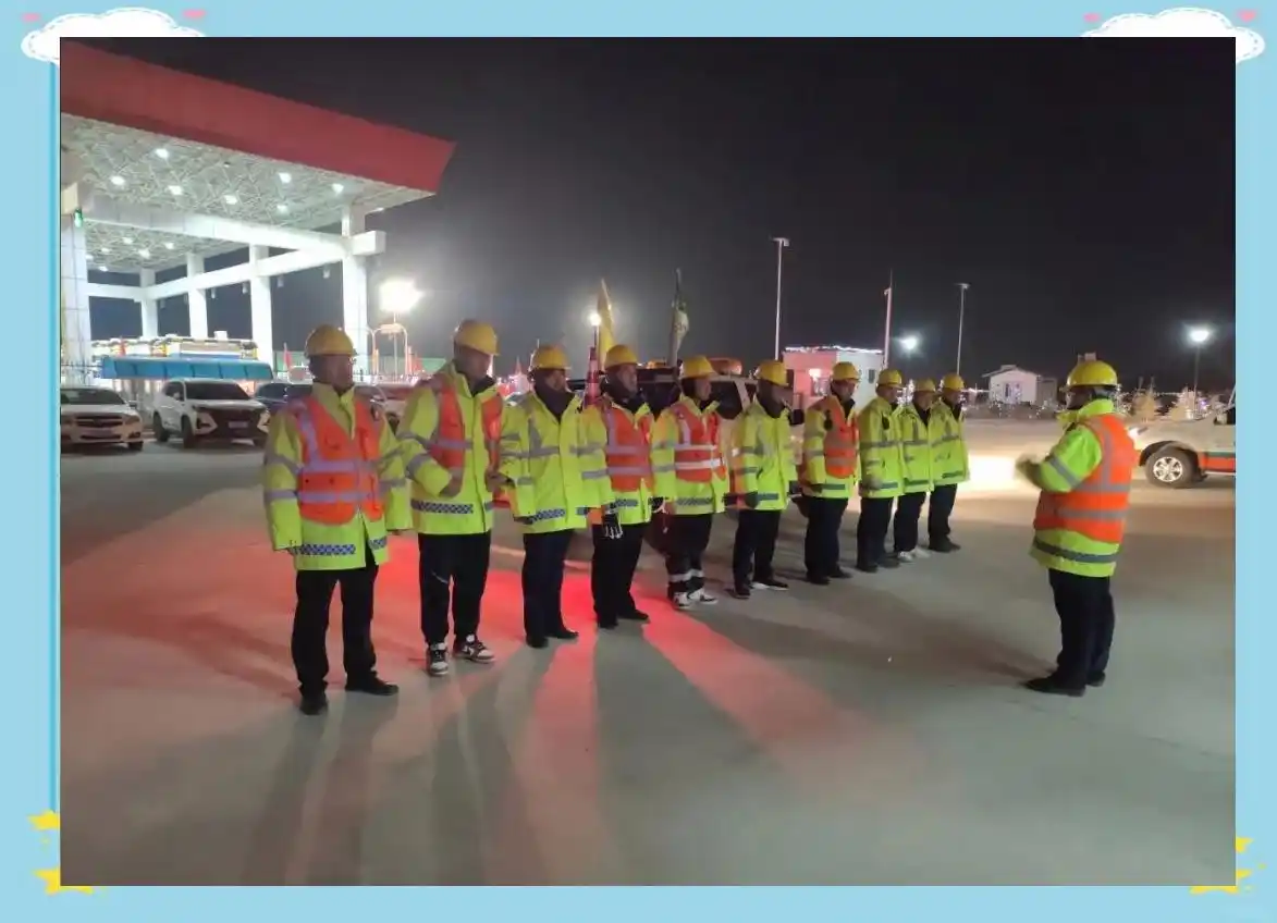 高速养护人昼夜坚守,保障道路畅通,守护你的出行安全