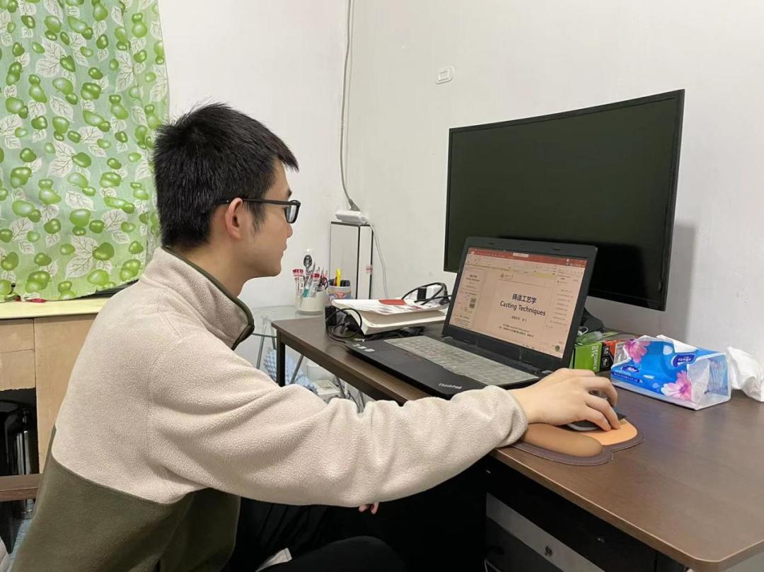 疫情下长沙三高校实施防控措施,近20万学子学习生活受何影响?