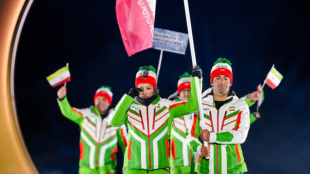 来自世界各地的运动员怀揣着梦想走进赛场。米兰冬奥会的开幕式真是太美了。