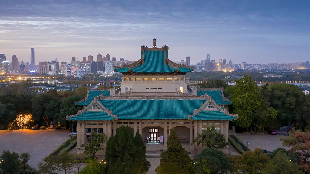 填志愿纠结学校咋选?看看这些别人家的大学图书馆