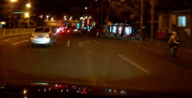 开车这些灯光使用细节易违章扣分，车主千万别忽视