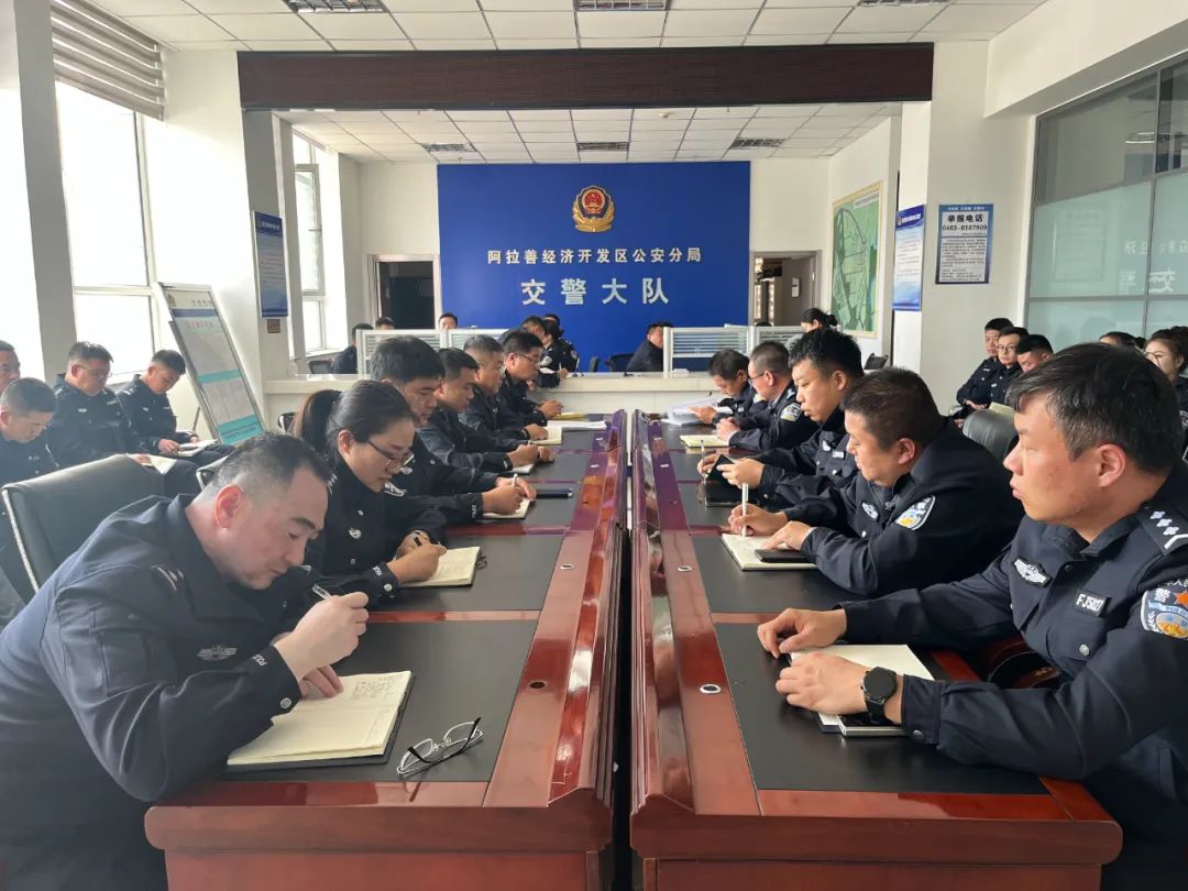 高新区公安筑牢秋冬道路交通安全防线,预防事故减少违章