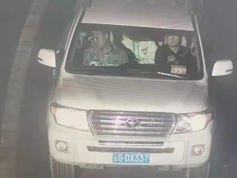 内蒙古高速交警破获跨省盗车案,追回被盗车辆获锦旗