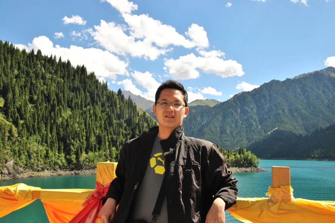 2021 级新生入学,面对众多社团咋选?高校团委书记给建议