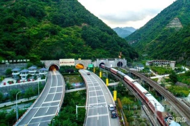 中国最长高速公路隧道秦岭中南山隧道,双洞全长36公里
