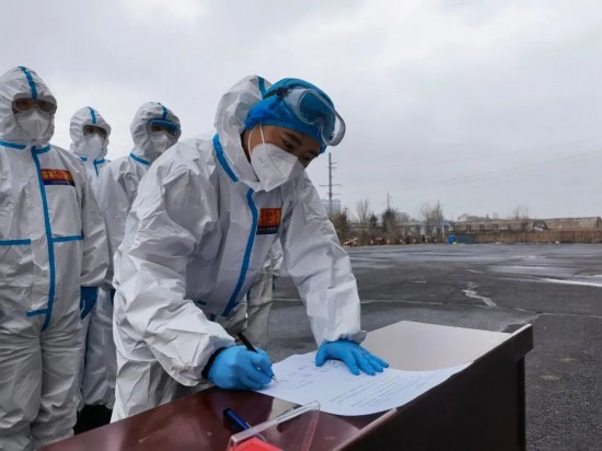 吉林疫情严峻,消防救援队伍奋战抗疫一线守护群众安全