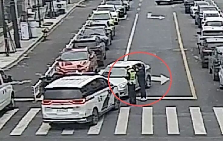 浙江杭州萧山：无证驾驶被查，这些违章后果你知道吗？